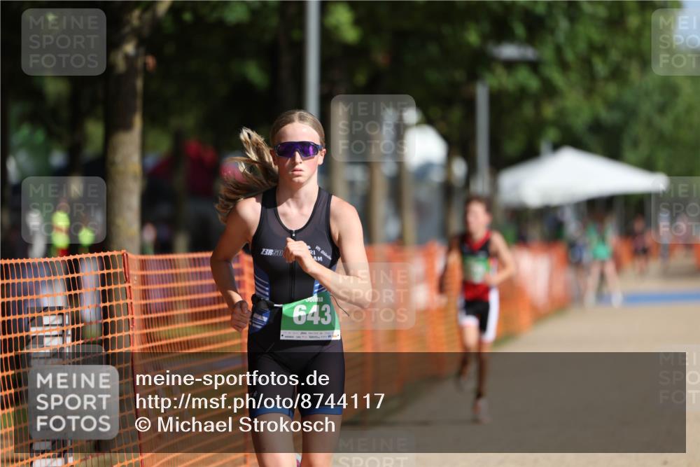 07.09.2025 - 19. Norderstedt Triathlon Michael Strokosch http://msf.ph/oto/8744117 07.09.2025 10:58:15 Laufen 57, 129, 643, 693 meine-sportfotos.de