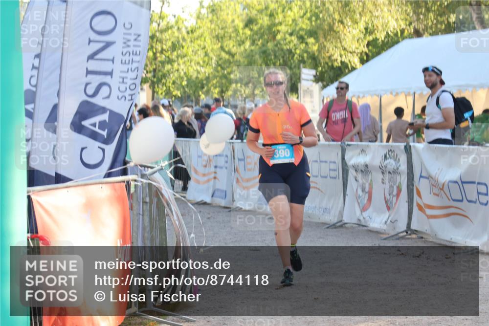 07.09.2025 - 19. Norderstedt Triathlon Luisa Fischer http://msf.ph/oto/8744118 07.09.2025 17:12:04 Ziel  meine-sportfotos.de