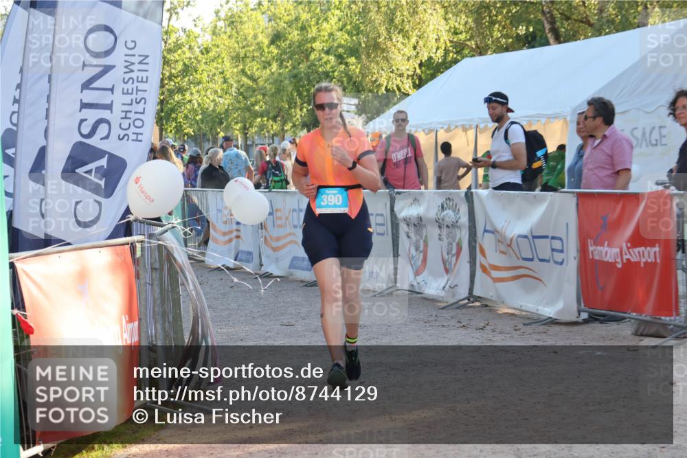 07.09.2025 - 19. Norderstedt Triathlon Luisa Fischer http://msf.ph/oto/8744129 07.09.2025 17:12:05 Ziel 390 meine-sportfotos.de
