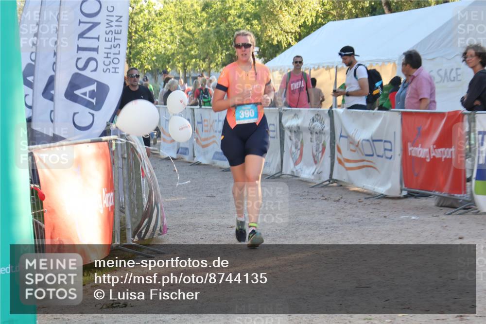 07.09.2025 - 19. Norderstedt Triathlon Luisa Fischer http://msf.ph/oto/8744135 07.09.2025 17:12:05 Ziel 390 meine-sportfotos.de
