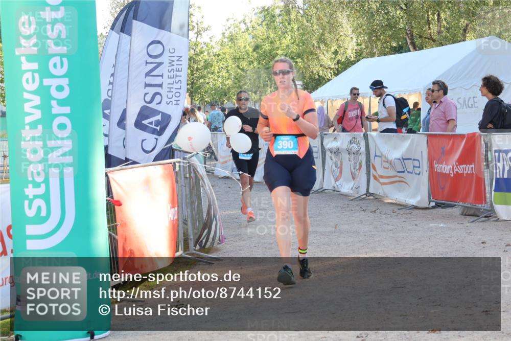 07.09.2025 - 19. Norderstedt Triathlon Luisa Fischer http://msf.ph/oto/8744152 07.09.2025 17:12:07 Ziel 390, 1413 meine-sportfotos.de