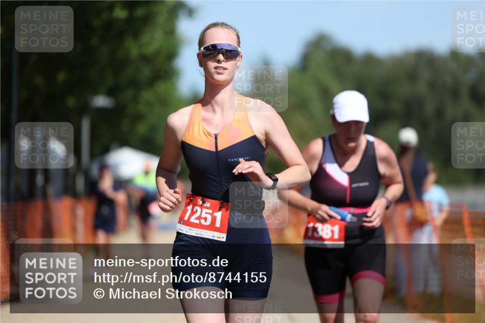 07.09.2025 - 19. Norderstedt Triathlon Michael Strokosch http://msf.ph/oto/8744155 07.09.2025 12:34:07 Laufen 1251, 1368, 1381 meine-sportfotos.de