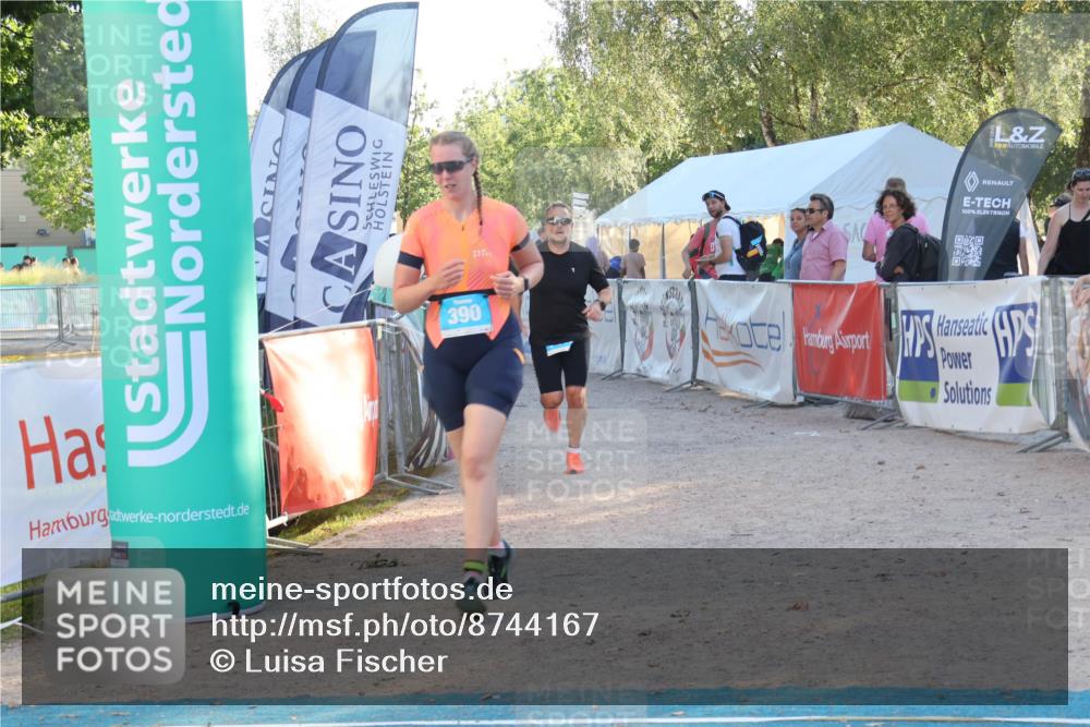 07.09.2025 - 19. Norderstedt Triathlon Luisa Fischer http://msf.ph/oto/8744167 07.09.2025 17:12:08 Ziel 390, 1413 meine-sportfotos.de
