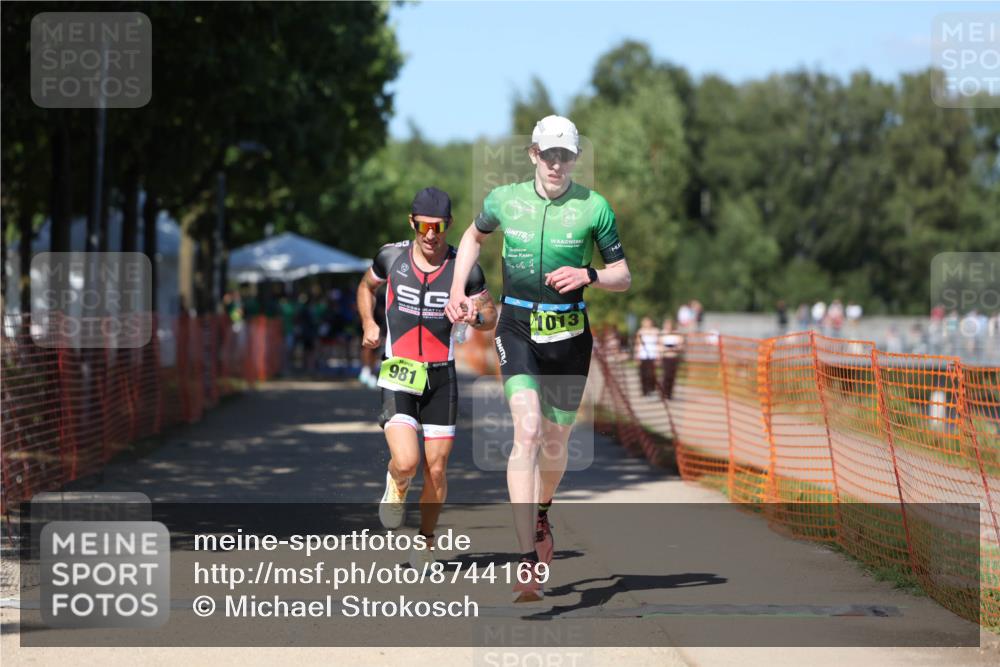 07.09.2025 - 19. Norderstedt Triathlon Michael Strokosch http://msf.ph/oto/8744169 07.09.2025 14:44:02 Laufen 981, 1013, 1027 meine-sportfotos.de