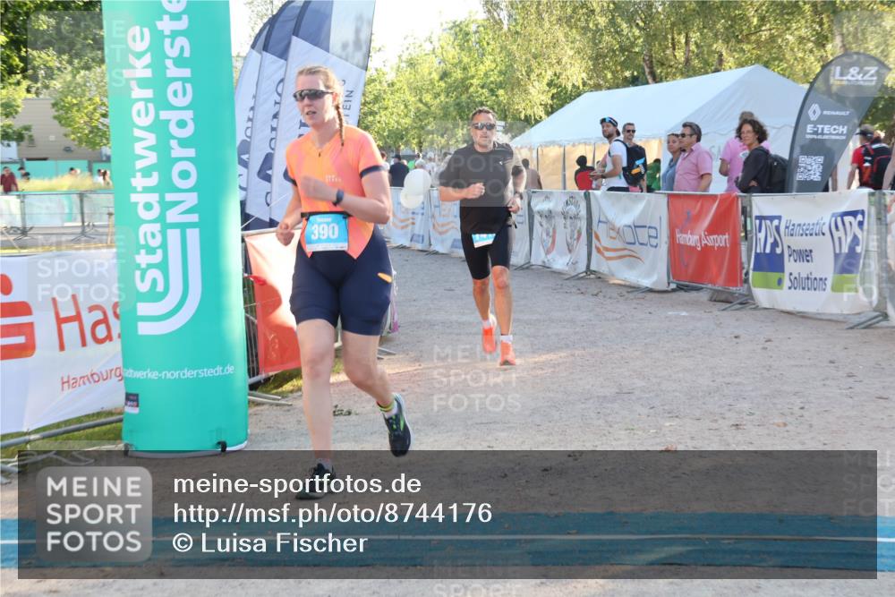 07.09.2025 - 19. Norderstedt Triathlon Luisa Fischer http://msf.ph/oto/8744176 07.09.2025 17:12:08 Ziel 390, 1413 meine-sportfotos.de