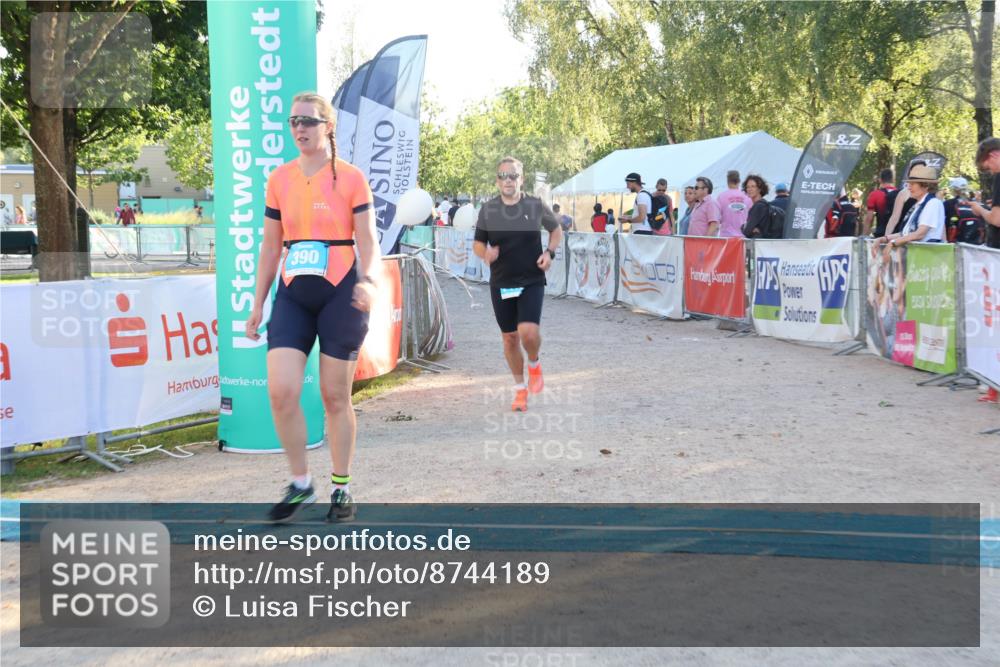 07.09.2025 - 19. Norderstedt Triathlon Luisa Fischer http://msf.ph/oto/8744189 07.09.2025 17:12:09 Ziel 390, 1413 meine-sportfotos.de