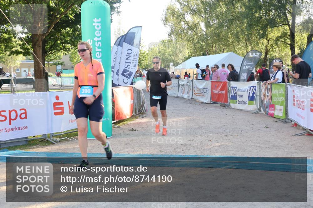 07.09.2025 - 19. Norderstedt Triathlon Luisa Fischer http://msf.ph/oto/8744190 07.09.2025 17:12:09 Ziel 390, 1413 meine-sportfotos.de