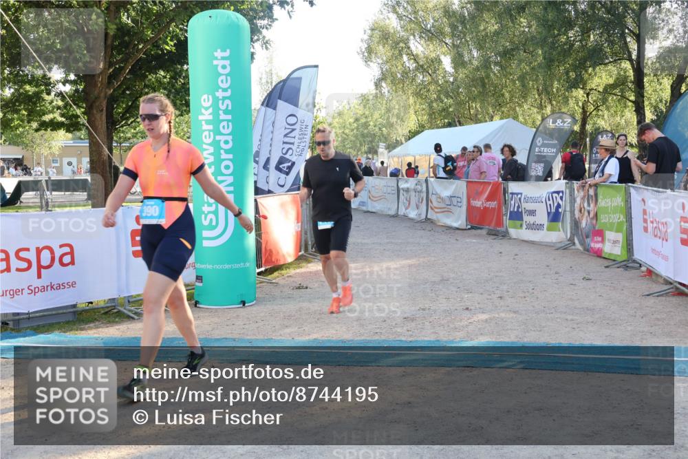 07.09.2025 - 19. Norderstedt Triathlon Luisa Fischer http://msf.ph/oto/8744195 07.09.2025 17:12:10 Ziel 390, 1413 meine-sportfotos.de
