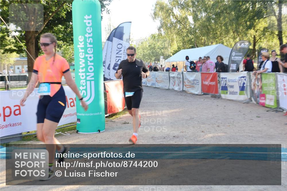 07.09.2025 - 19. Norderstedt Triathlon Luisa Fischer http://msf.ph/oto/8744200 07.09.2025 17:12:10 Ziel 390, 1413 meine-sportfotos.de