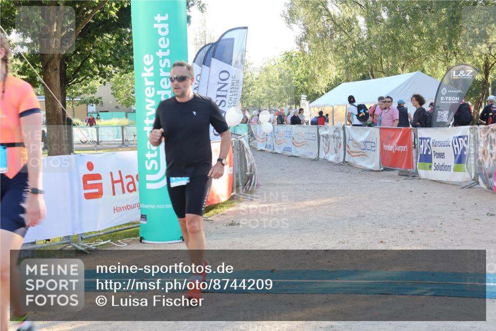 07.09.2025 - 19. Norderstedt Triathlon Luisa Fischer http://msf.ph/oto/8744209 07.09.2025 17:12:11 Ziel 390, 1413 meine-sportfotos.de