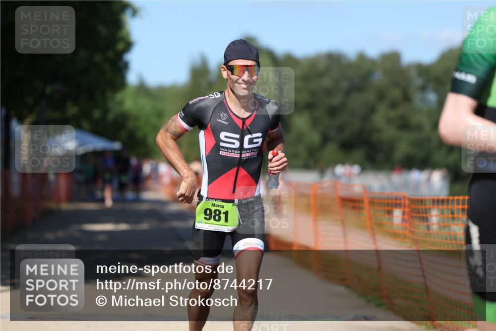 07.09.2025 - 19. Norderstedt Triathlon Michael Strokosch http://msf.ph/oto/8744217 07.09.2025 14:44:03 Laufen 981, 1013, 1027 meine-sportfotos.de
