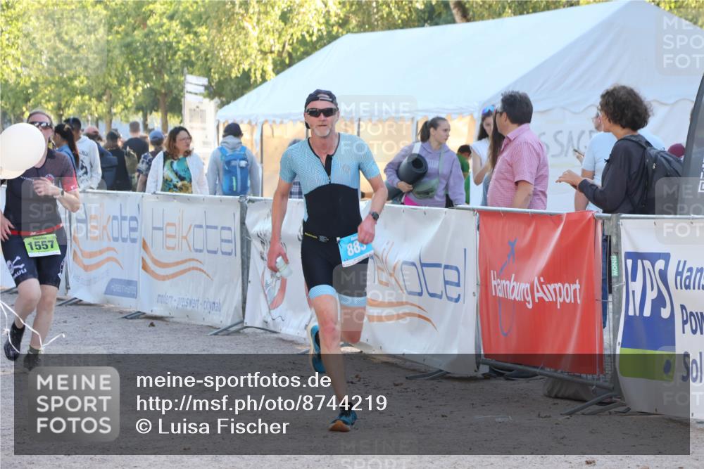 07.09.2025 - 19. Norderstedt Triathlon Luisa Fischer http://msf.ph/oto/8744219 07.09.2025 17:12:38 Ziel 883, 1557 meine-sportfotos.de