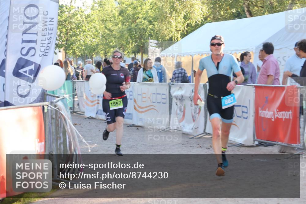 07.09.2025 - 19. Norderstedt Triathlon Luisa Fischer http://msf.ph/oto/8744230 07.09.2025 17:12:39 Ziel 883, 1557 meine-sportfotos.de
