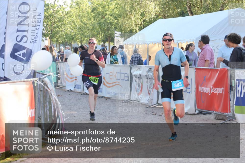 07.09.2025 - 19. Norderstedt Triathlon Luisa Fischer http://msf.ph/oto/8744235 07.09.2025 17:12:39 Ziel 883, 1557 meine-sportfotos.de