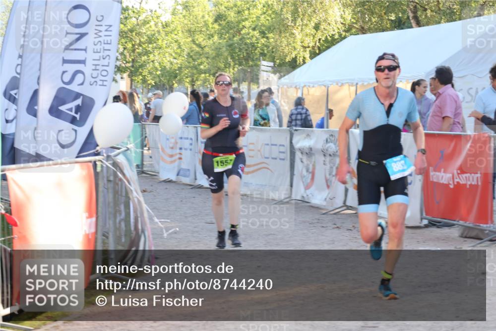 07.09.2025 - 19. Norderstedt Triathlon Luisa Fischer http://msf.ph/oto/8744240 07.09.2025 17:12:40 Ziel 883, 1557 meine-sportfotos.de