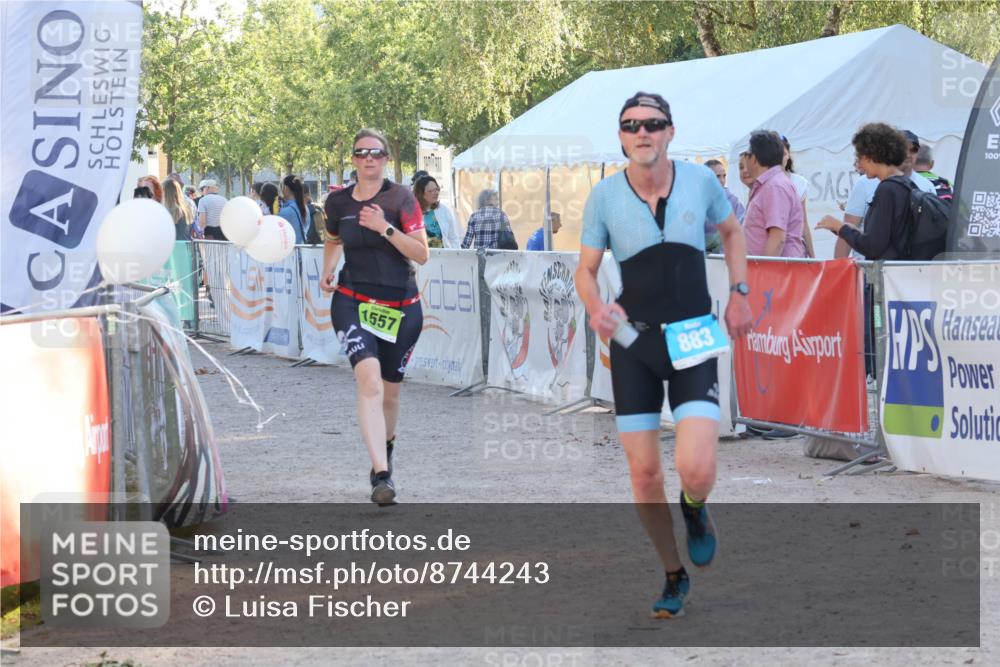 07.09.2025 - 19. Norderstedt Triathlon Luisa Fischer http://msf.ph/oto/8744243 07.09.2025 17:12:40 Ziel 883, 1557 meine-sportfotos.de