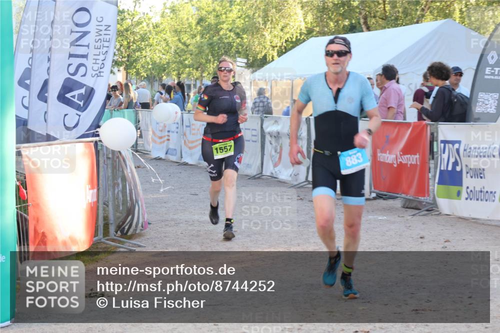07.09.2025 - 19. Norderstedt Triathlon Luisa Fischer http://msf.ph/oto/8744252 07.09.2025 17:12:40 Ziel 883, 1557 meine-sportfotos.de