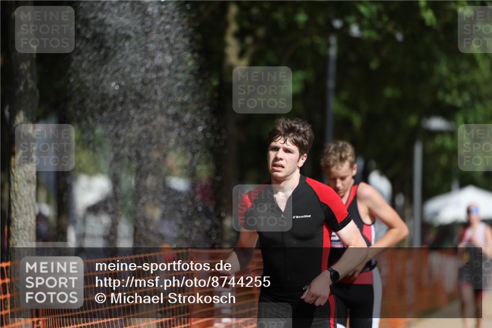 07.09.2025 - 19. Norderstedt Triathlon Michael Strokosch http://msf.ph/oto/8744255 07.09.2025 11:57:21 Laufen 1153, 1162, 1199 meine-sportfotos.de