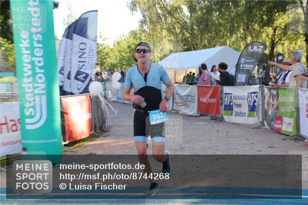 07.09.2025 - 19. Norderstedt Triathlon Luisa Fischer http://msf.ph/oto/8744268 07.09.2025 17:12:41 Ziel 883, 1557 meine-sportfotos.de