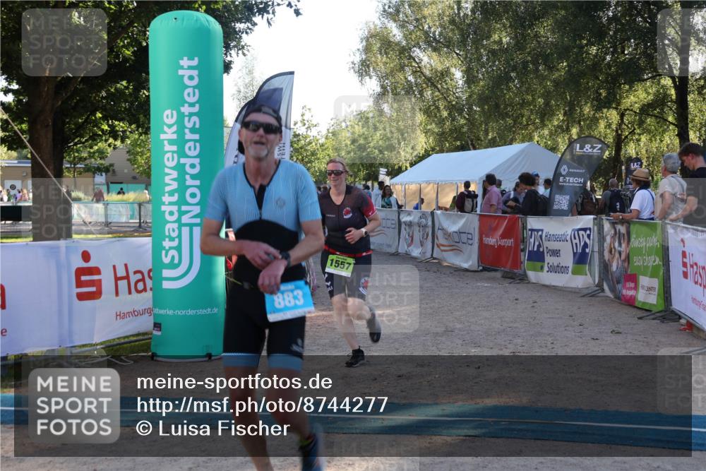 07.09.2025 - 19. Norderstedt Triathlon Luisa Fischer http://msf.ph/oto/8744277 07.09.2025 17:12:42 Ziel 883, 1557 meine-sportfotos.de
