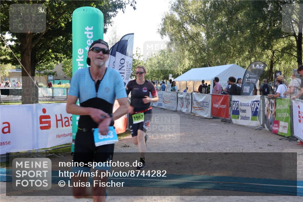 07.09.2025 - 19. Norderstedt Triathlon Luisa Fischer http://msf.ph/oto/8744282 07.09.2025 17:12:43 Ziel 883, 1557 meine-sportfotos.de