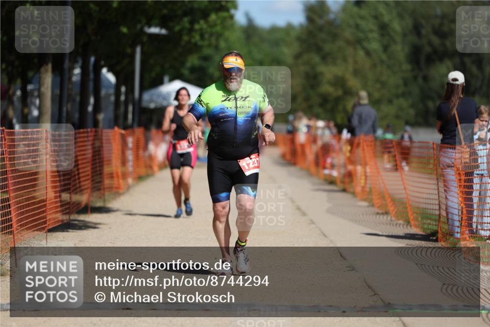 07.09.2025 - 19. Norderstedt Triathlon Michael Strokosch http://msf.ph/oto/8744294 07.09.2025 12:34:14 Laufen 1237, 1333, 1368 meine-sportfotos.de