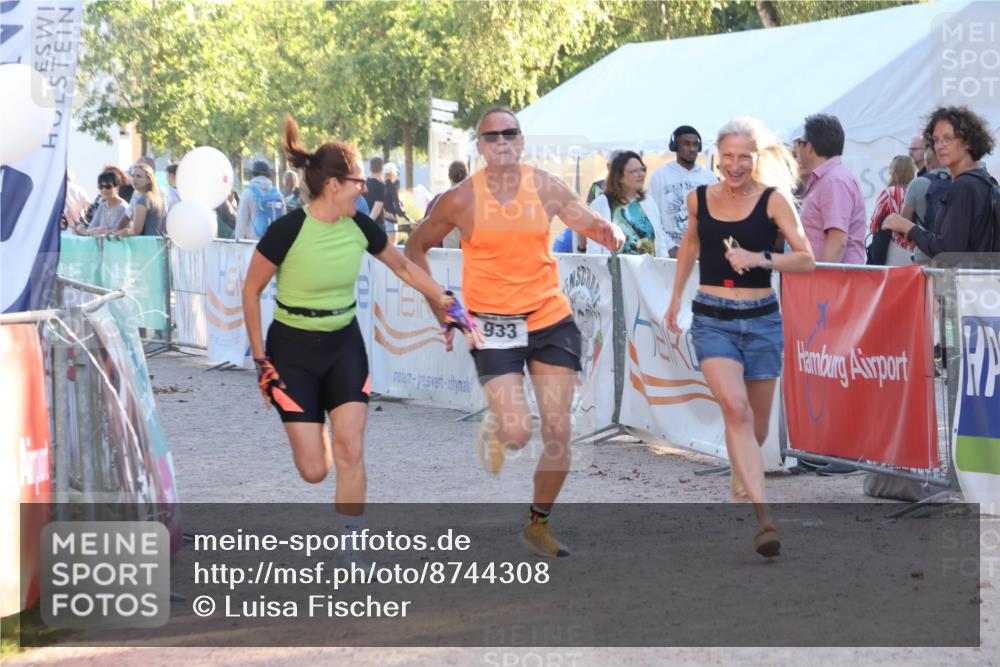07.09.2025 - 19. Norderstedt Triathlon Luisa Fischer http://msf.ph/oto/8744308 07.09.2025 17:12:48 Ziel 883, 933, 1557 meine-sportfotos.de