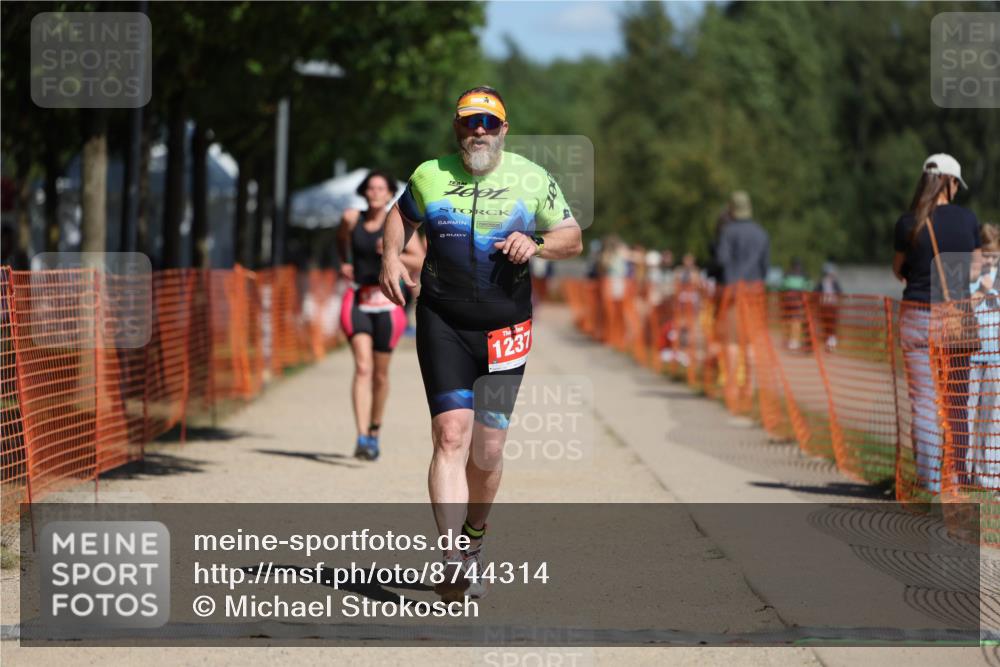 07.09.2025 - 19. Norderstedt Triathlon Michael Strokosch http://msf.ph/oto/8744314 07.09.2025 12:34:14 Laufen 1237, 1333, 1368 meine-sportfotos.de