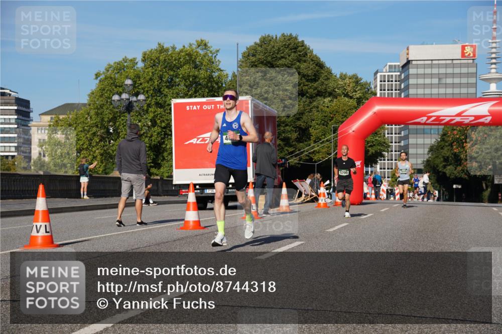 07.09.2025 - BARMER Alsterlauf Yannick Fuchs http://msf.ph/oto/8744318 07.09.2025 09:29:45 Laufen 5700 meine-sportfotos.de