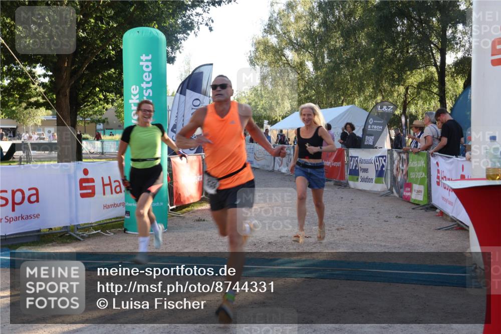 07.09.2025 - 19. Norderstedt Triathlon Luisa Fischer http://msf.ph/oto/8744331 07.09.2025 17:12:49 Ziel 933, 1557 meine-sportfotos.de
