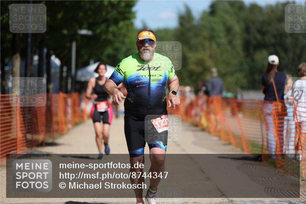 07.09.2025 - 19. Norderstedt Triathlon Michael Strokosch http://msf.ph/oto/8744347 07.09.2025 12:34:15 Laufen 1237, 1333, 1368 meine-sportfotos.de