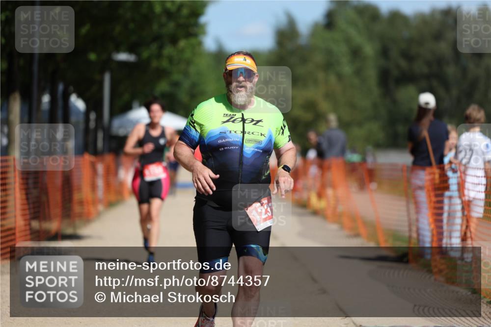 07.09.2025 - 19. Norderstedt Triathlon Michael Strokosch http://msf.ph/oto/8744357 07.09.2025 12:34:16 Laufen 1237, 1333, 1368 meine-sportfotos.de