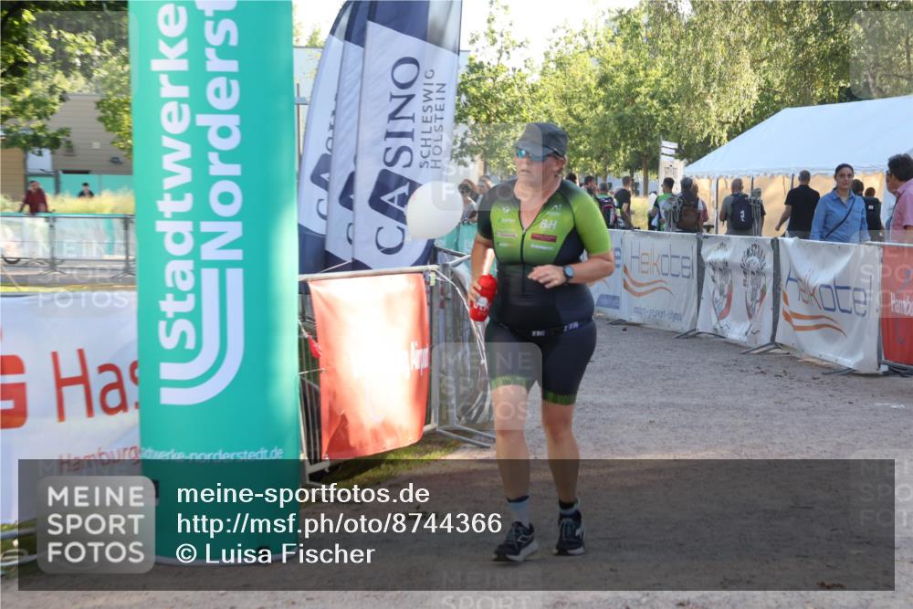 07.09.2025 - 19. Norderstedt Triathlon Luisa Fischer http://msf.ph/oto/8744366 07.09.2025 17:12:54 Ziel 454, 933 meine-sportfotos.de