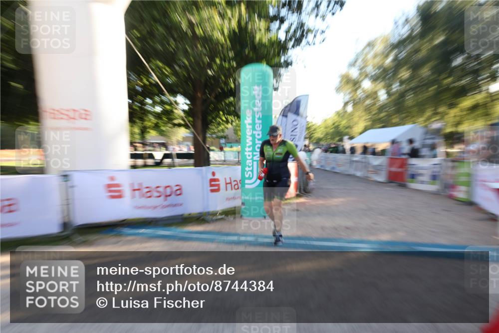 07.09.2025 - 19. Norderstedt Triathlon Luisa Fischer http://msf.ph/oto/8744384 07.09.2025 17:12:56 Ziel 454, 933 meine-sportfotos.de