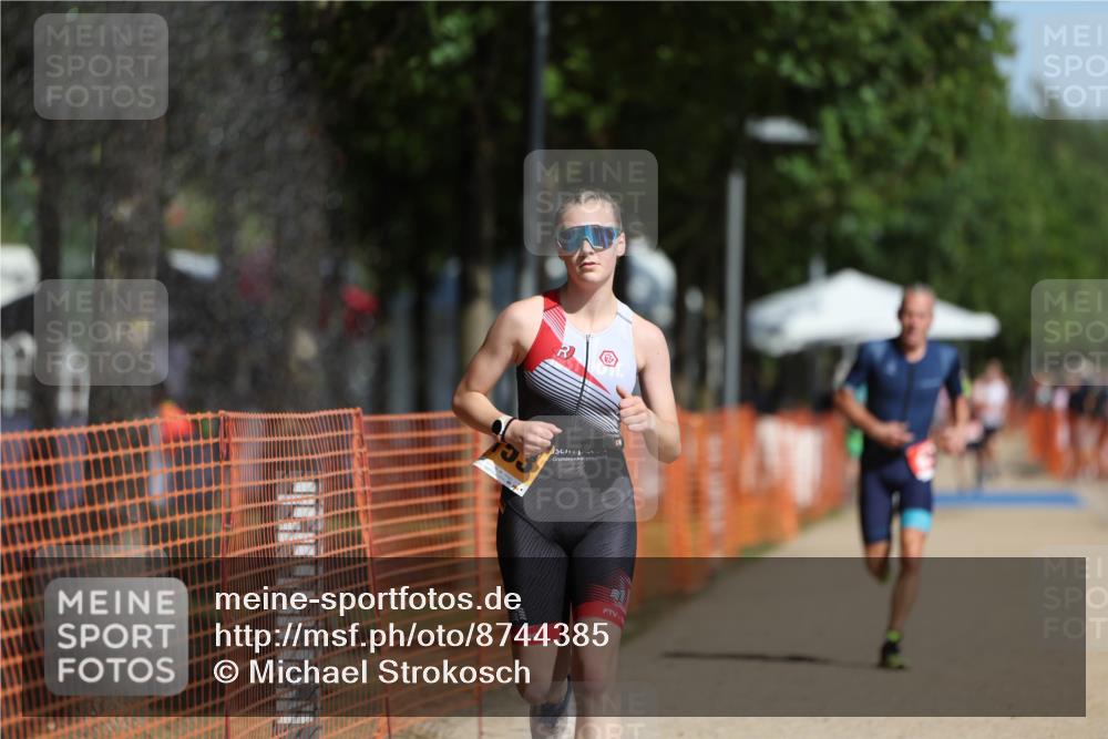 07.09.2025 - 19. Norderstedt Triathlon Michael Strokosch http://msf.ph/oto/8744385 07.09.2025 11:57:26 Laufen 837, 1153, 1162 meine-sportfotos.de