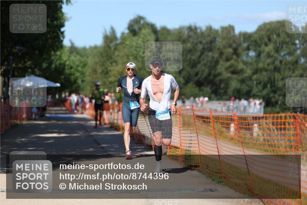 07.09.2025 - 19. Norderstedt Triathlon Michael Strokosch http://msf.ph/oto/8744396 07.09.2025 14:44:43 Laufen 388, 876 meine-sportfotos.de