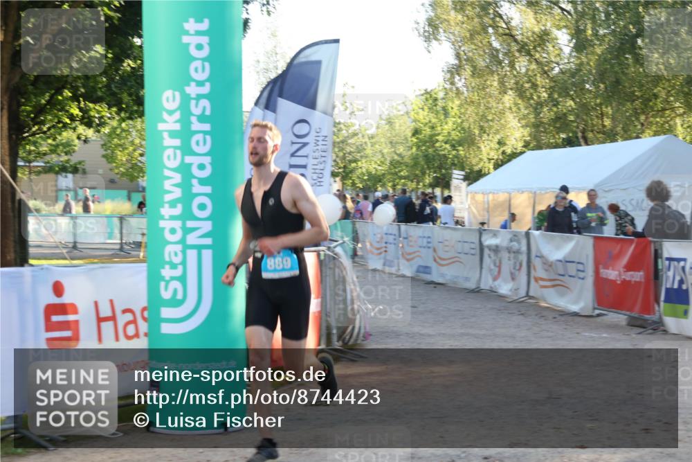 07.09.2025 - 19. Norderstedt Triathlon Luisa Fischer http://msf.ph/oto/8744423 07.09.2025 17:13:29 Ziel 889 meine-sportfotos.de