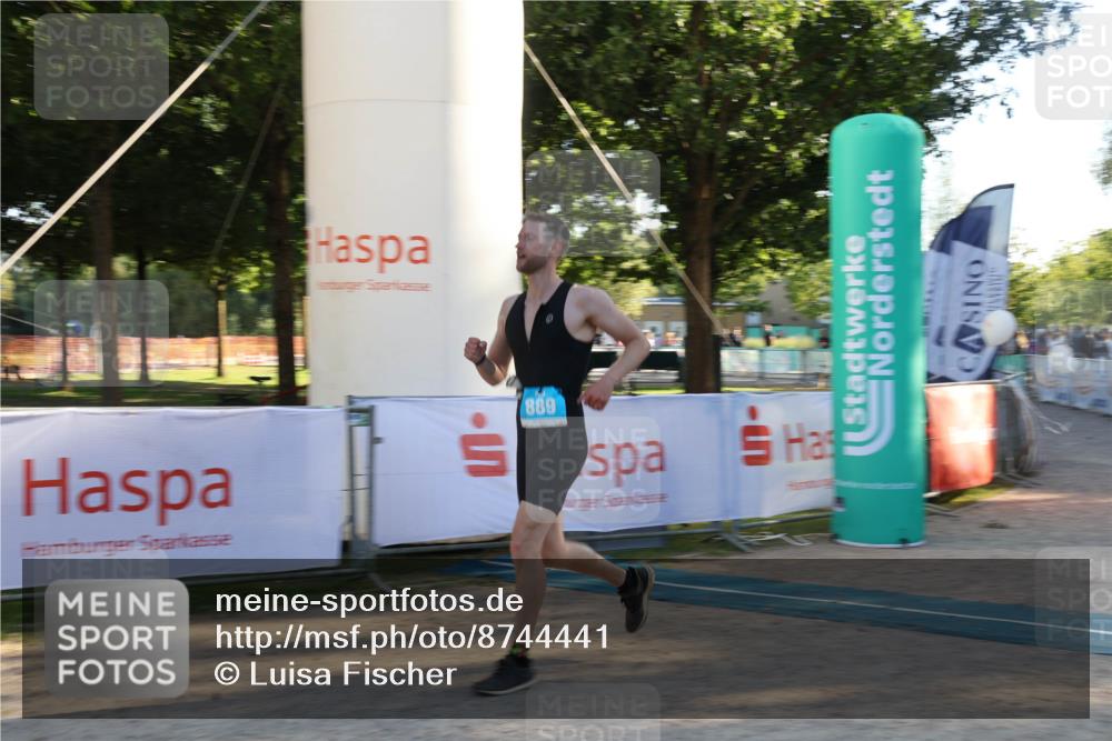 07.09.2025 - 19. Norderstedt Triathlon Luisa Fischer http://msf.ph/oto/8744441 07.09.2025 17:13:30 Ziel 889 meine-sportfotos.de