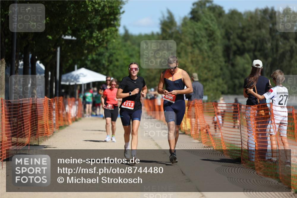 07.09.2025 - 19. Norderstedt Triathlon Michael Strokosch http://msf.ph/oto/8744480 07.09.2025 12:34:26 Laufen 696, 1213 meine-sportfotos.de