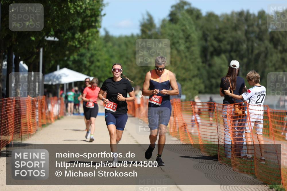 07.09.2025 - 19. Norderstedt Triathlon Michael Strokosch http://msf.ph/oto/8744500 07.09.2025 12:34:27 Laufen 696, 803, 1213, 1233 meine-sportfotos.de