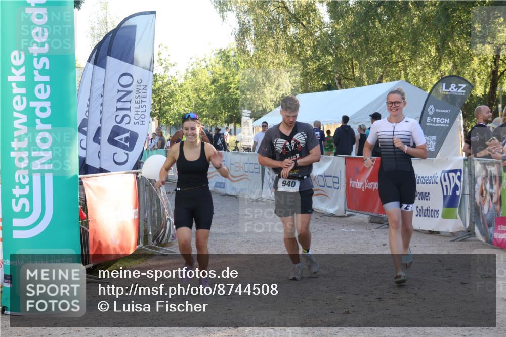 07.09.2025 - 19. Norderstedt Triathlon Luisa Fischer http://msf.ph/oto/8744508 07.09.2025 17:14:20 Ziel 940, 1435 meine-sportfotos.de