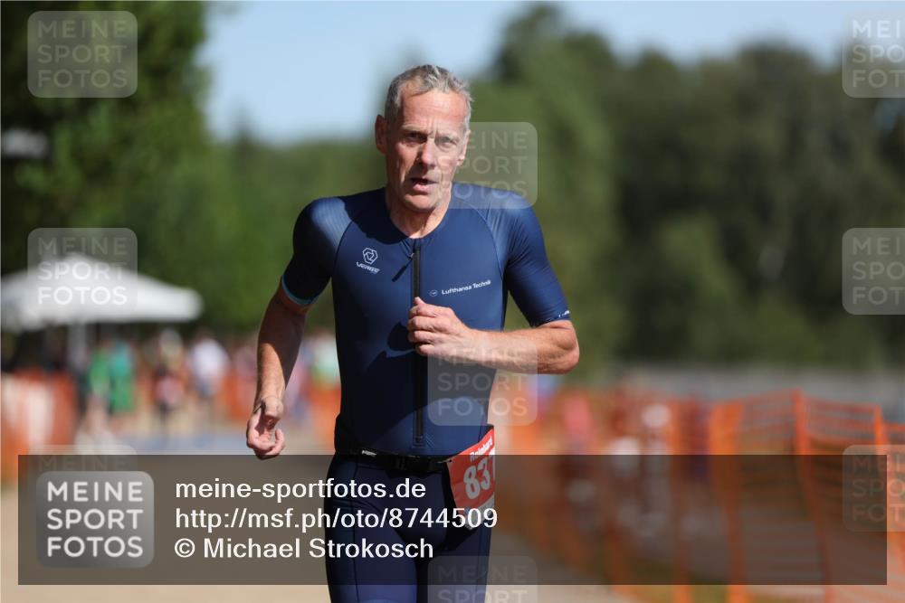 07.09.2025 - 19. Norderstedt Triathlon Michael Strokosch http://msf.ph/oto/8744509 07.09.2025 11:57:31 Laufen 837, 1153 meine-sportfotos.de
