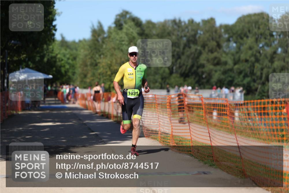 07.09.2025 - 19. Norderstedt Triathlon Michael Strokosch http://msf.ph/oto/8744517 07.09.2025 14:44:51 Laufen 1031 meine-sportfotos.de