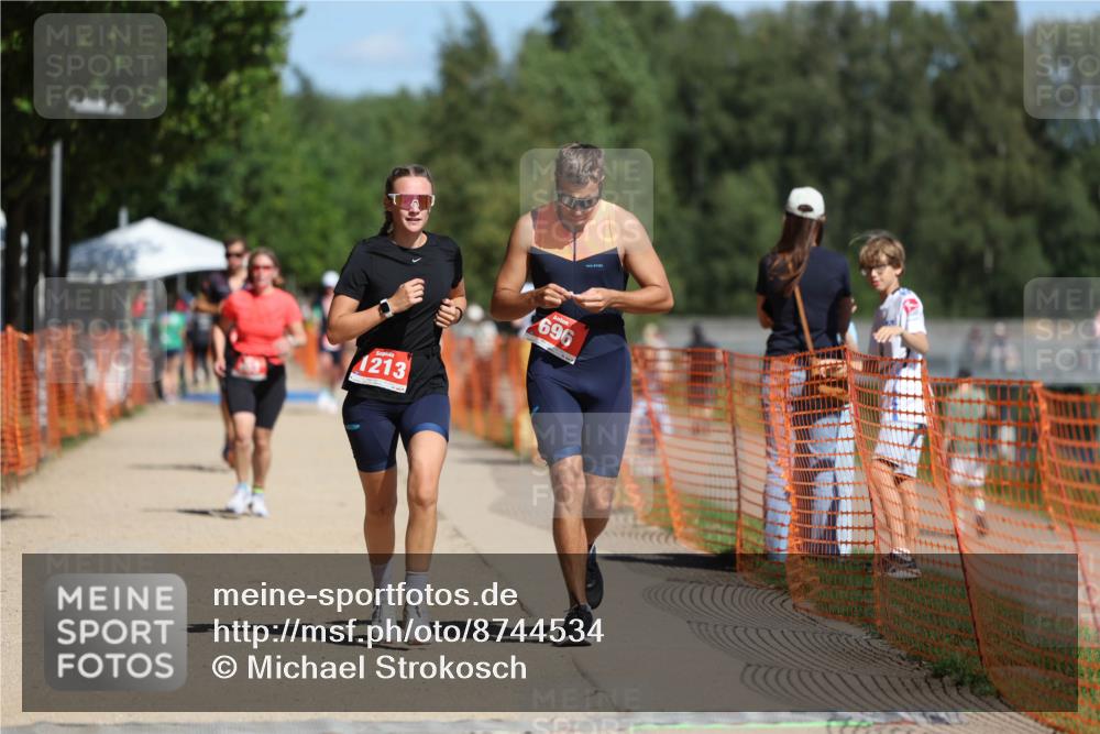 07.09.2025 - 19. Norderstedt Triathlon Michael Strokosch http://msf.ph/oto/8744534 07.09.2025 12:34:28 Laufen 696, 803, 1213, 1233 meine-sportfotos.de