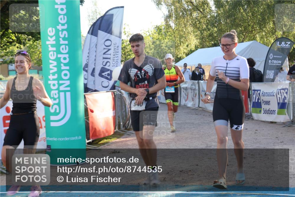 07.09.2025 - 19. Norderstedt Triathlon Luisa Fischer http://msf.ph/oto/8744535 07.09.2025 17:14:21 Ziel 940, 1435 meine-sportfotos.de