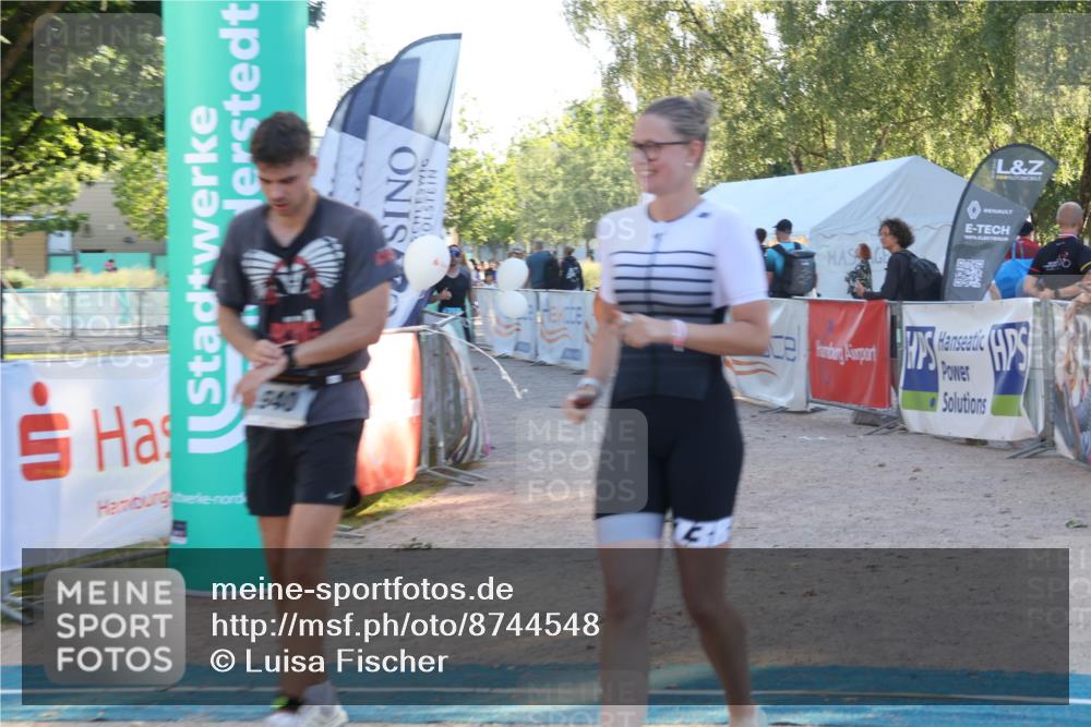 07.09.2025 - 19. Norderstedt Triathlon Luisa Fischer http://msf.ph/oto/8744548 07.09.2025 17:14:22 Ziel 940, 1435 meine-sportfotos.de