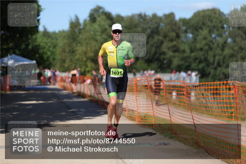 07.09.2025 - 19. Norderstedt Triathlon Michael Strokosch http://msf.ph/oto/8744550 07.09.2025 14:44:52 Laufen 1031 meine-sportfotos.de