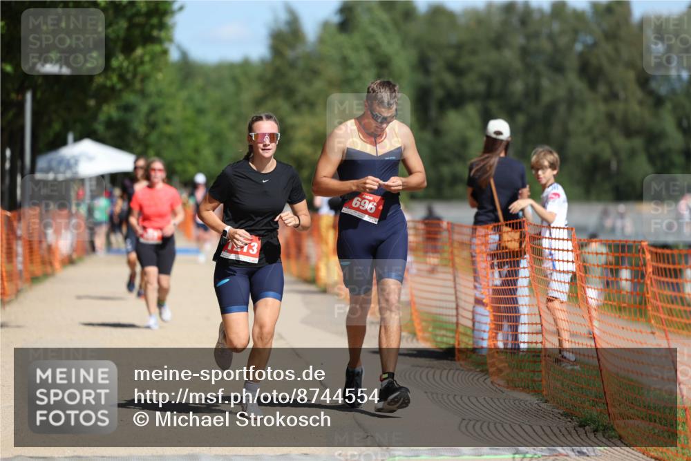 07.09.2025 - 19. Norderstedt Triathlon Michael Strokosch http://msf.ph/oto/8744554 07.09.2025 12:34:28 Laufen 696, 803, 1213, 1233 meine-sportfotos.de