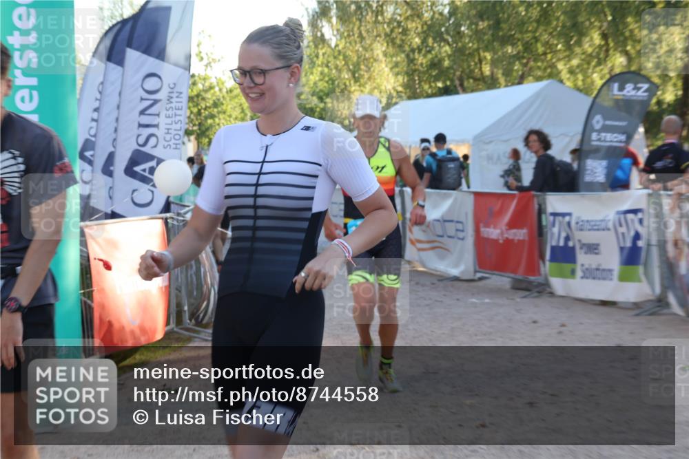 07.09.2025 - 19. Norderstedt Triathlon Luisa Fischer http://msf.ph/oto/8744558 07.09.2025 17:14:23 Ziel 940, 1435, 1472 meine-sportfotos.de