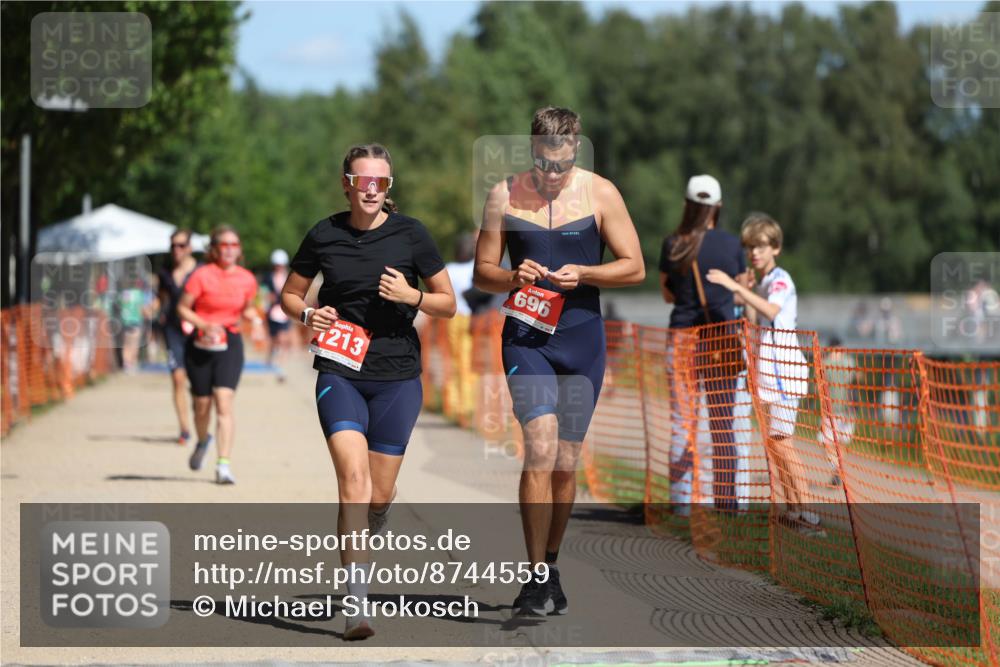 07.09.2025 - 19. Norderstedt Triathlon Michael Strokosch http://msf.ph/oto/8744559 07.09.2025 12:34:28 Laufen 696, 803, 1213, 1233 meine-sportfotos.de